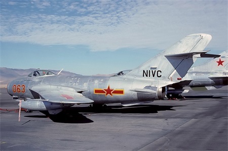 《现代空战3D》人民空军70年(现代空战3d最强战机排行)